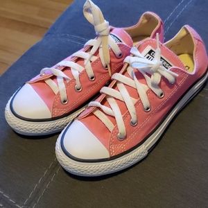 Gentley Used Youth Pink Converse Sneakers size 2.5